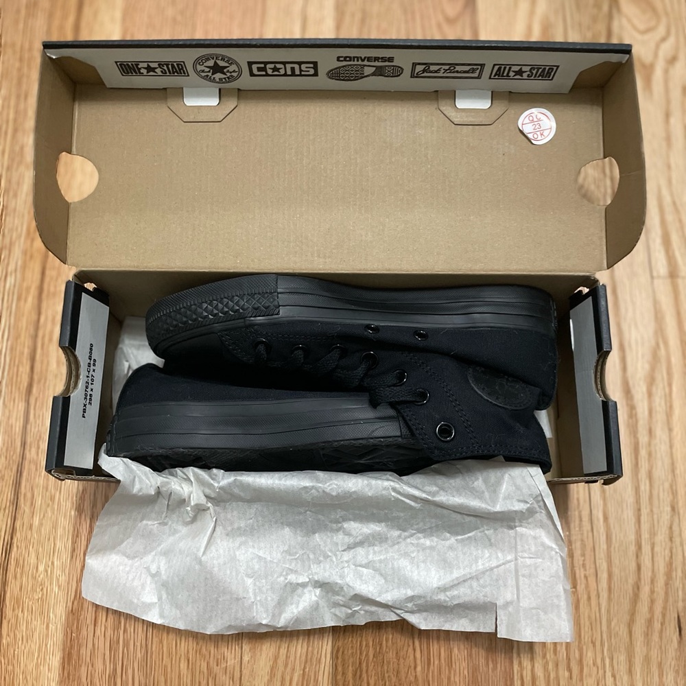 Black High Top Converse , SIZE 6 WOMENS